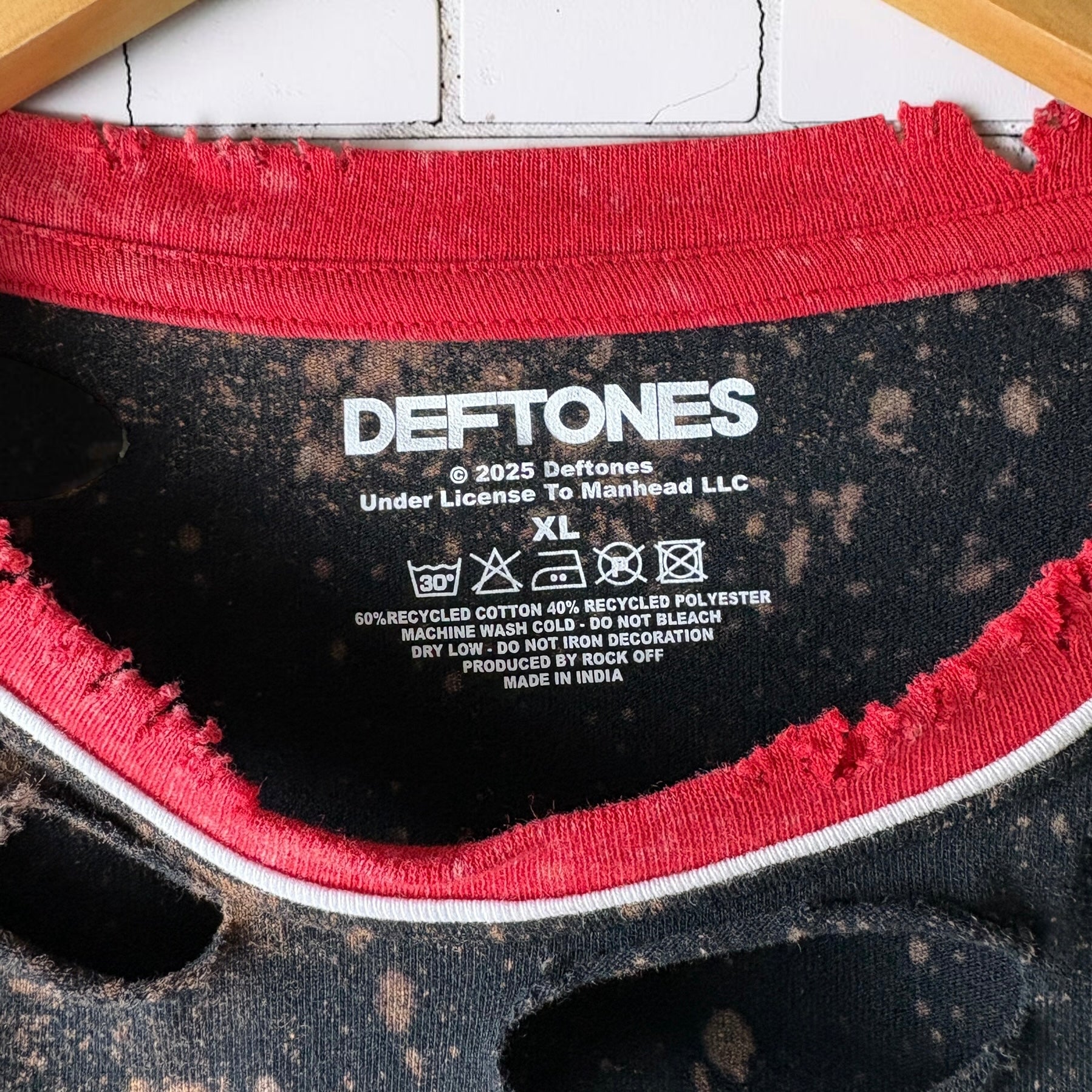 Deftones - Bleached Distressed cropped Band Tee