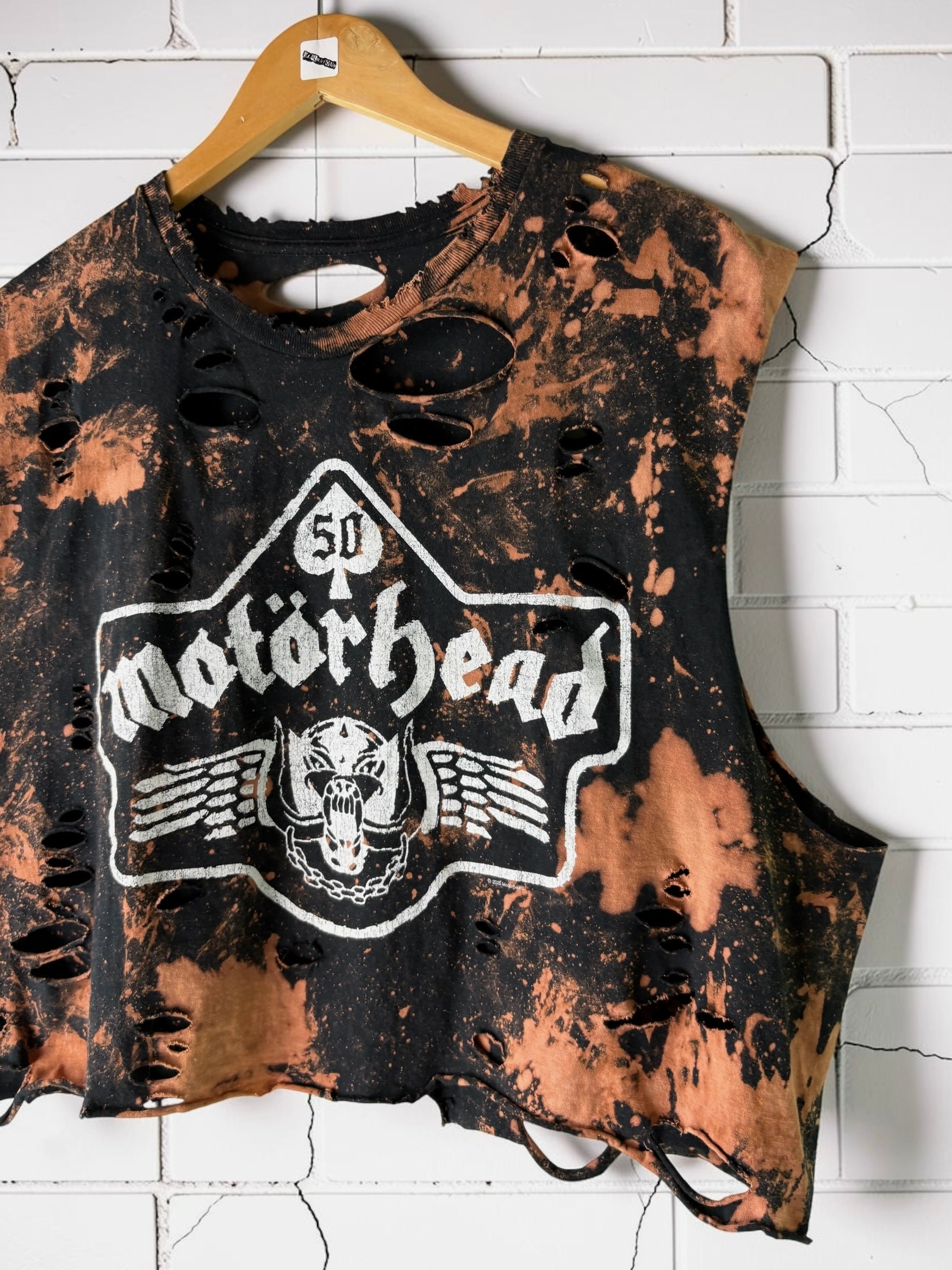 Motörhead Cropped Distressed Band Tee