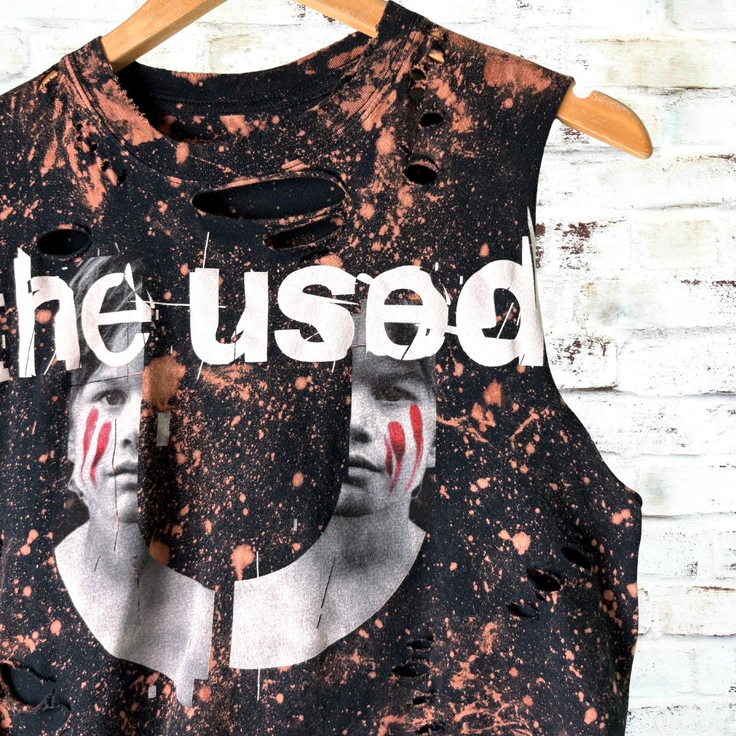 The Used - Vulnerable Bleacherd Shredded Tee