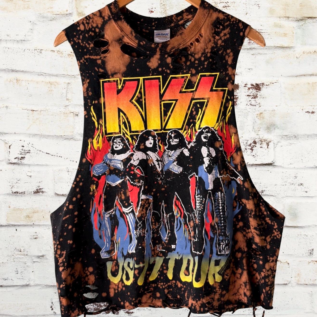 Kiss Bleached Distressed Band Tee