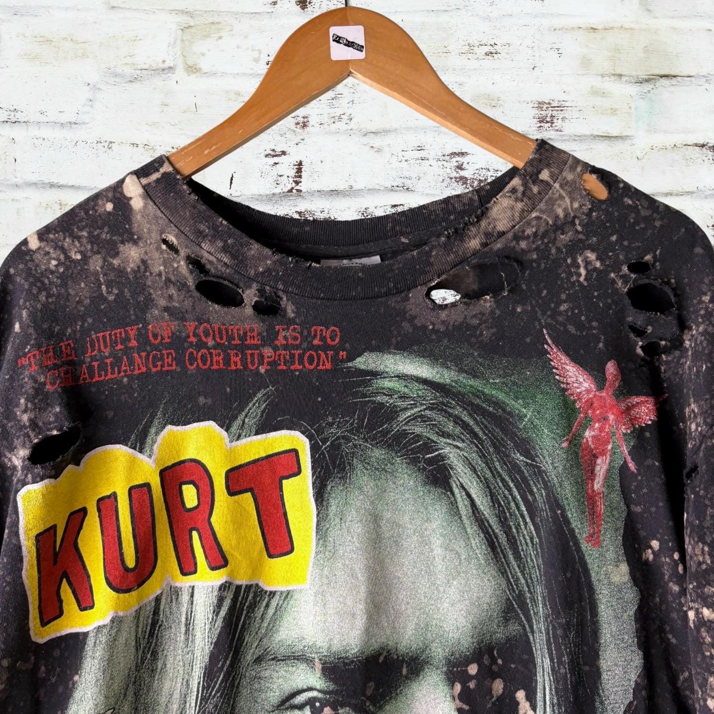 Kurt Cobain - Grunge Is Not Dead Thrashed Tee