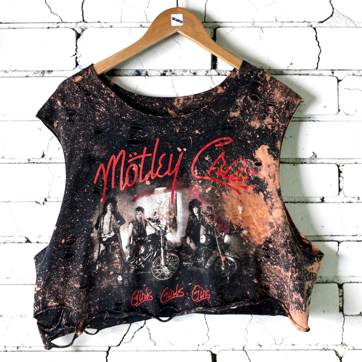 Mötley Crüe - Girls Girls Girls Shredded Bleached Band Tee XL