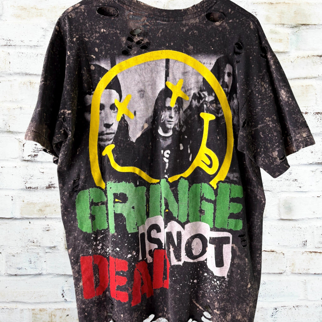 Kurt Cobain - Grunge Is Not Dead Thrashed Tee