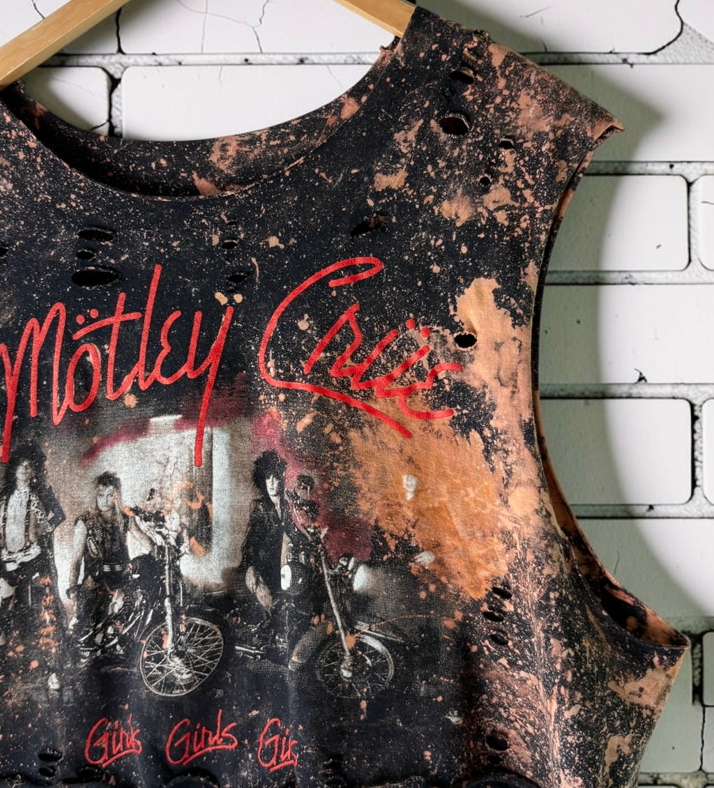 Mötley Crüe - Girls Girls Girls Shredded Bleached Band Tee XL