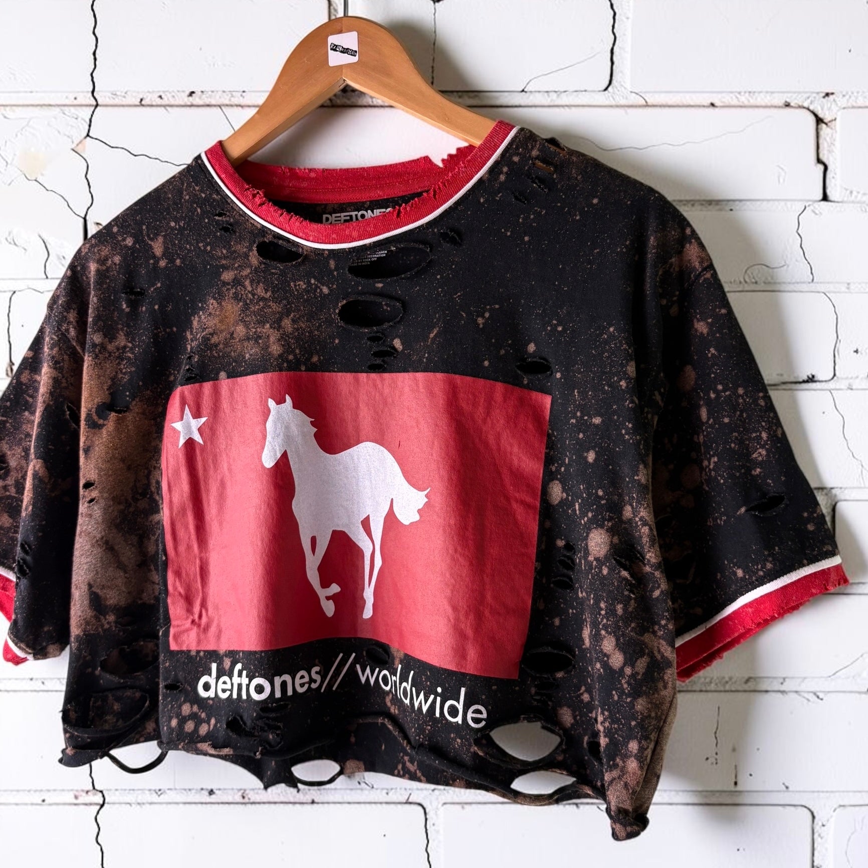 Deftones - Bleached Distressed cropped Band Tee