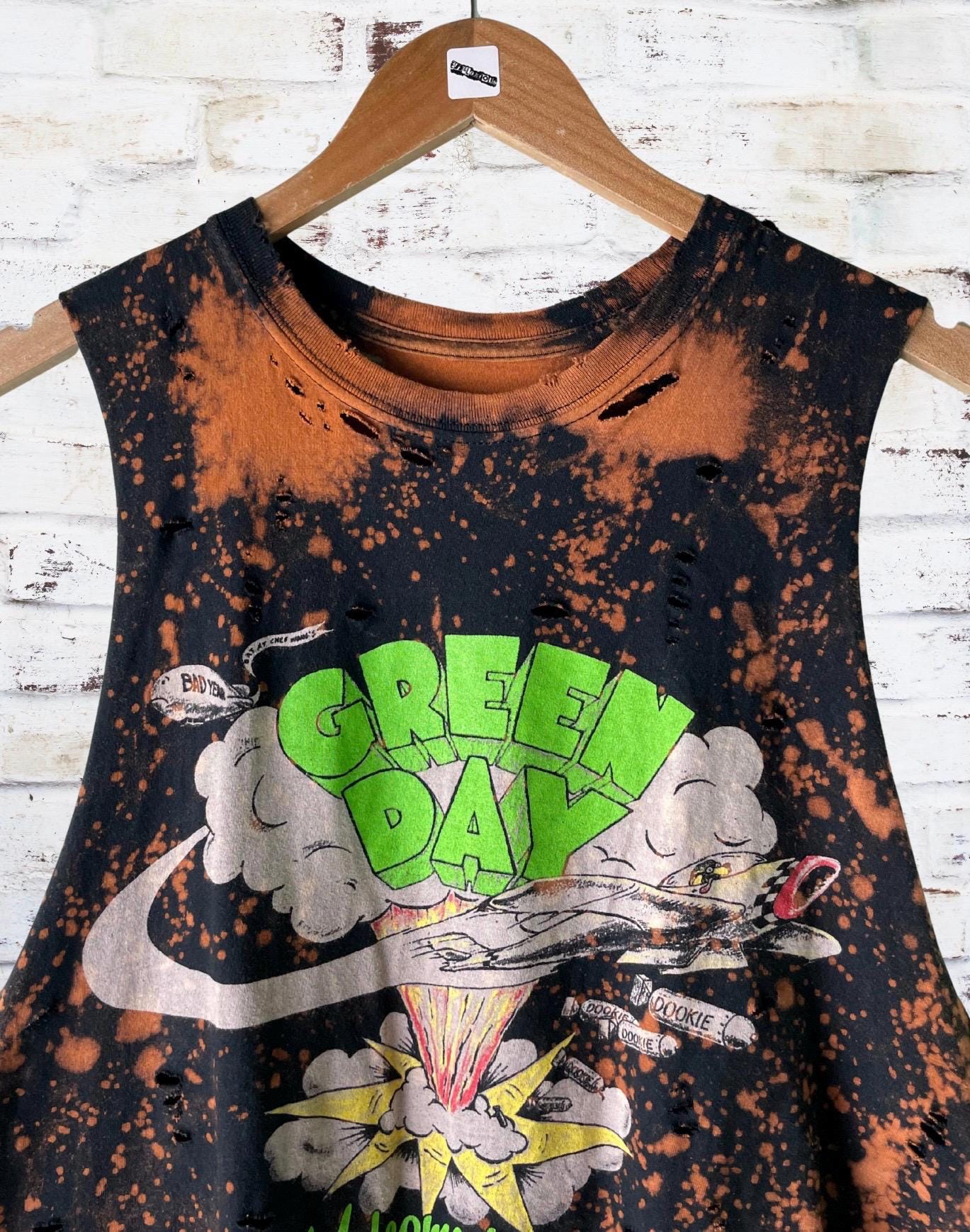 Green Day Welcome To Paradise Cropped Tee