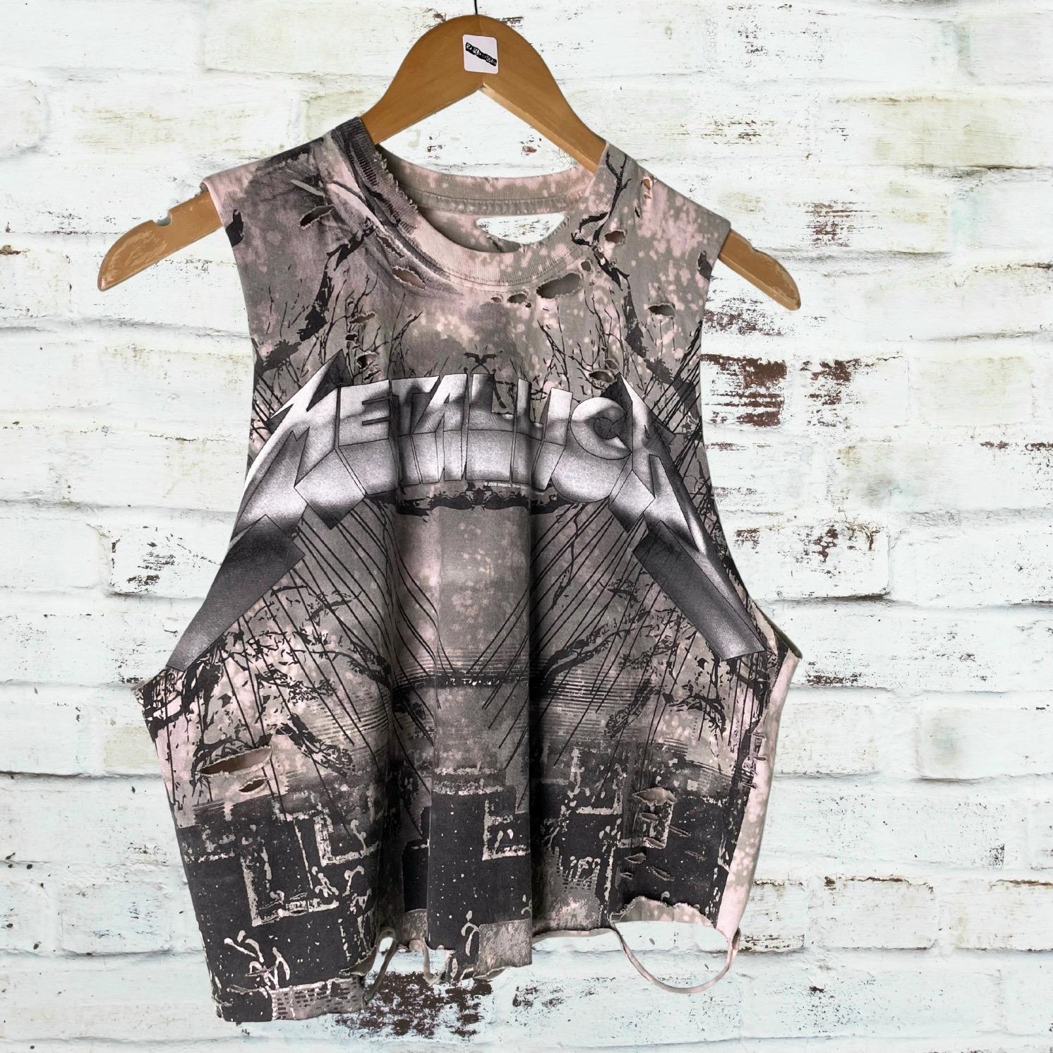 Metallica - Master Of Puppets Bleached Shredded Band Tee