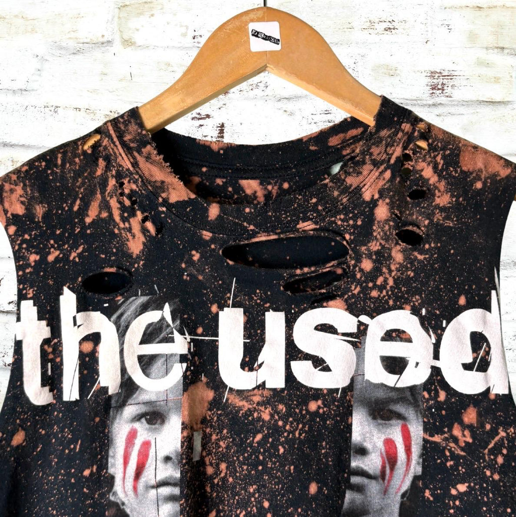 The Used - Vulnerable Bleacherd Shredded Tee